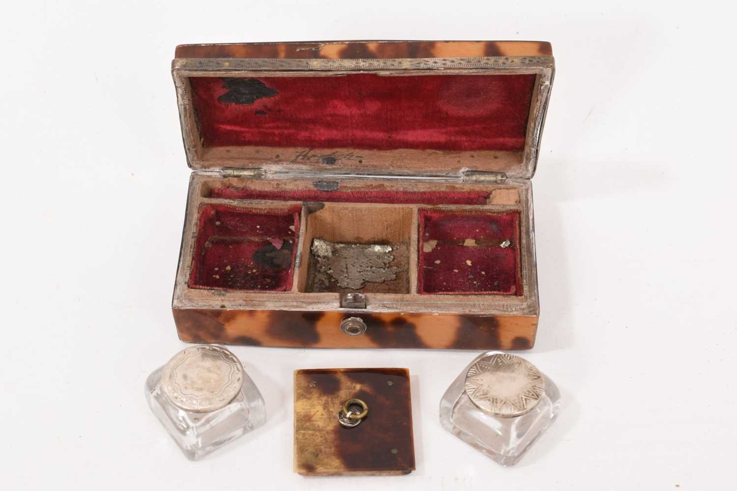 Rare Georgian tortoiseshell and silver mounted travelling inkwell - Image 3 of 11