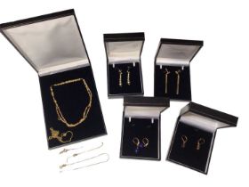 14ct gold chain, 9ct gold parts of chains and four pairs of 9ct gold earrings