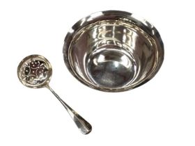 George V silver sugar bowl and matching sifter spoon, (Edinburgh 1935) (2)