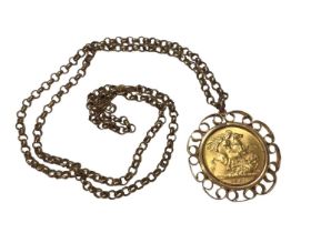 Elizabeth II gold full sovereign 1967, in 9ct gold pendant mount on a 9ct gold chain