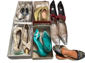 Selection of boxed and unboxed (some boxes don't match) vintage shoes including sling backs, stilett
