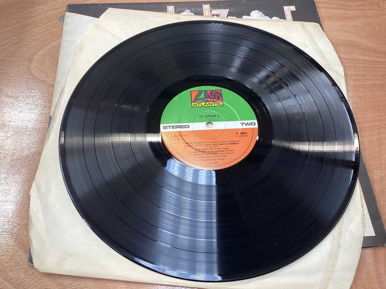 Five LP records by Led Zeppelin - Image 6 of 20