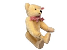 Steiff musical blond Teddy no. 673856, boxed plus small Steiff teddys 662348 and 662874 both boxed a