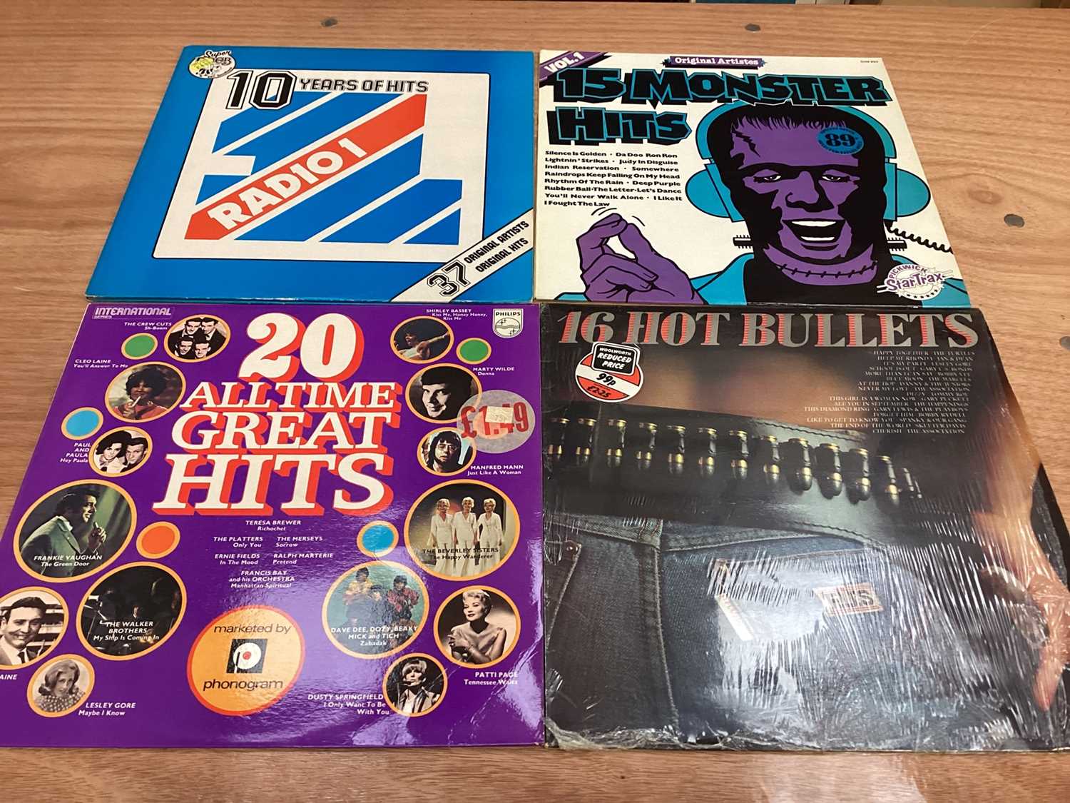 Box of LP records including Smokie, Slade, Shadows, Fergal Sharky and compilations - Image 17 of 38