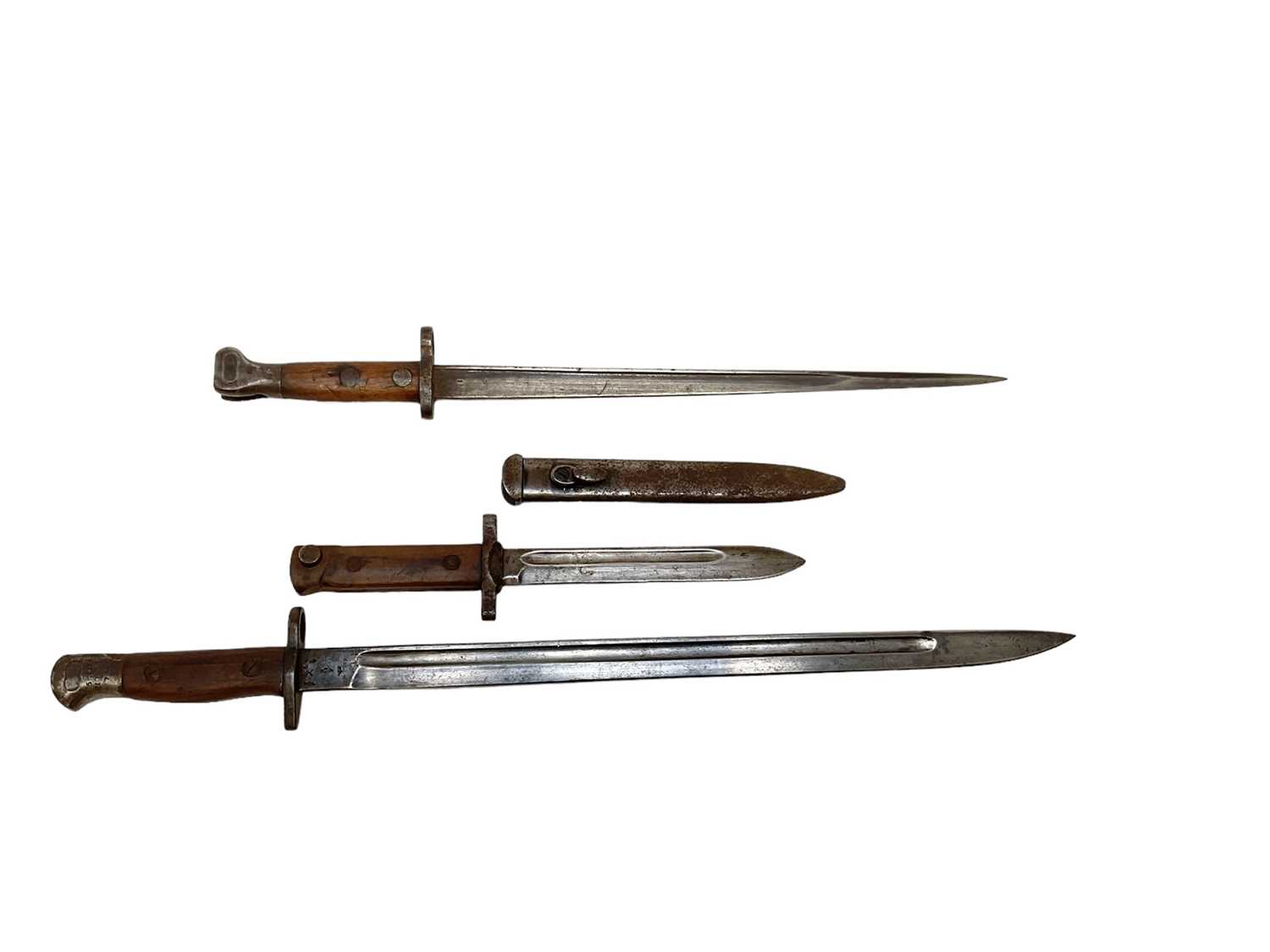British 1907 Pattern bayonet, Dutch 1895 Pattern bayonet and Italian bayonet (3)