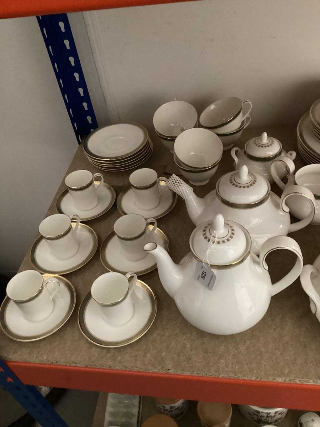 Royal Doulton Clarendon Pattern dinner/tea and coffee service - 57 pieces - Image 3 of 4
