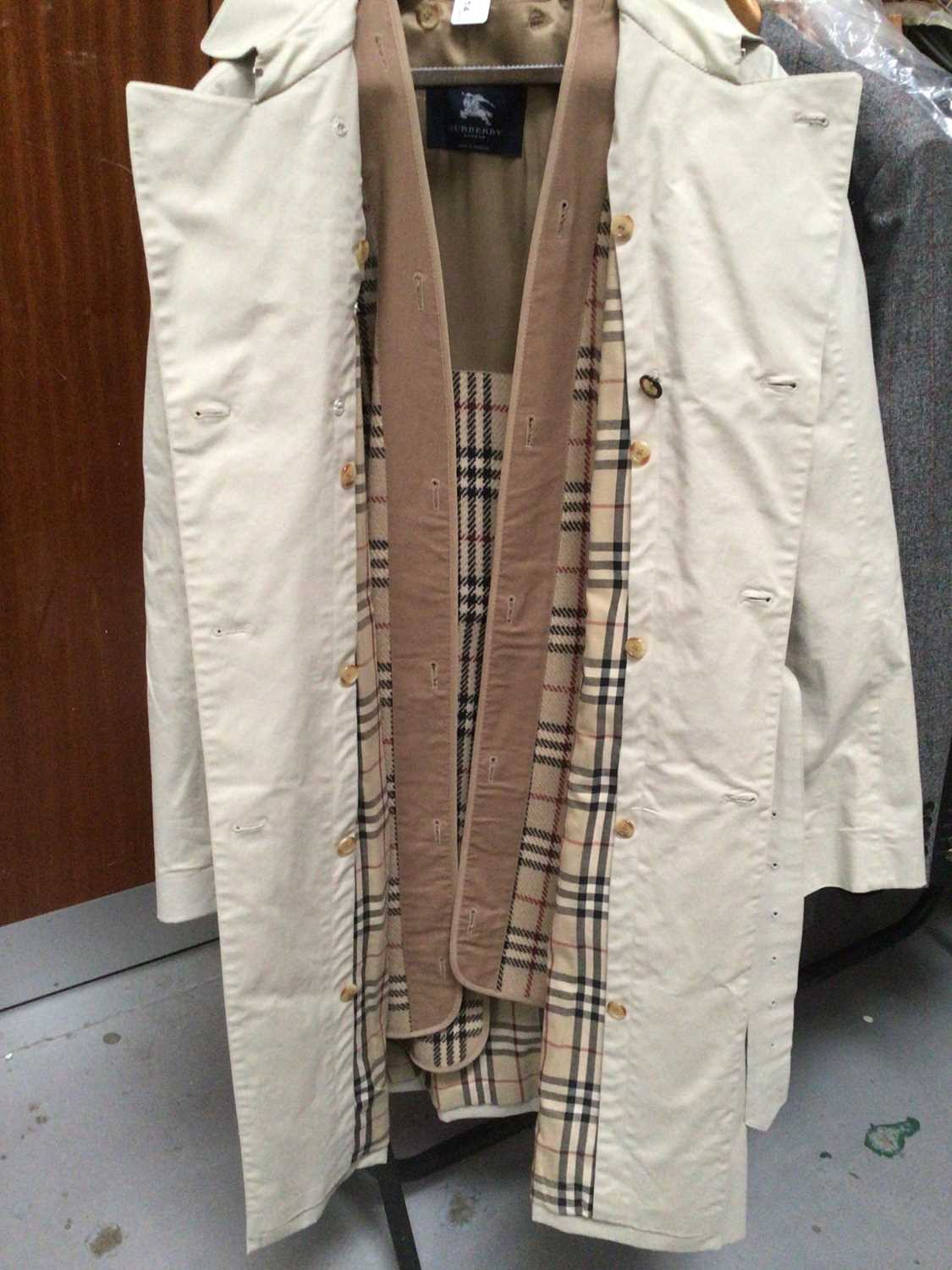 Burberry Men's trench coat with tartan wool removeable lining. Size 56 R. - Image 4 of 4