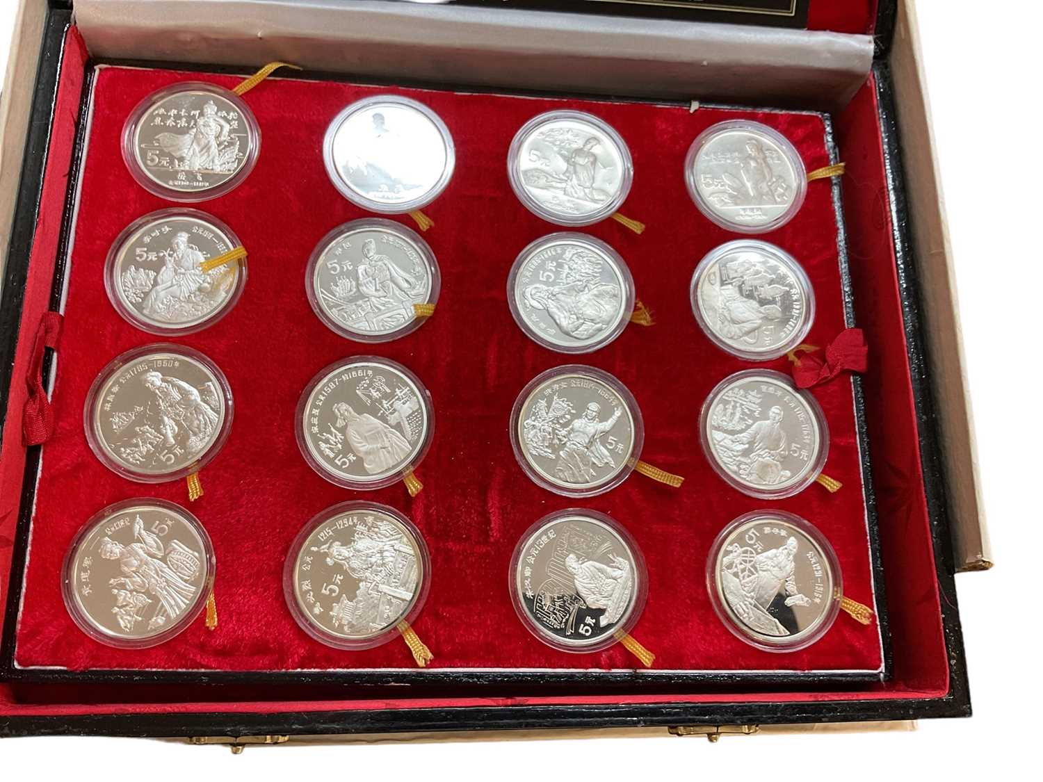 China - A cased numismatic collection of thirty two silver proof 5 Yuan coins 1987 - Image 2 of 3