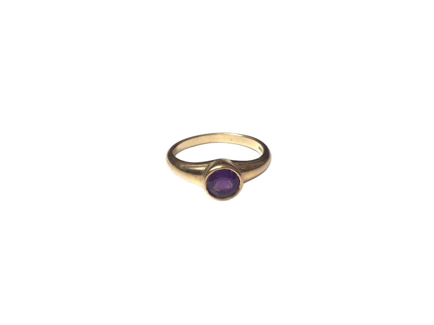 18ct gold amethyst single stone ring - Image 2 of 4
