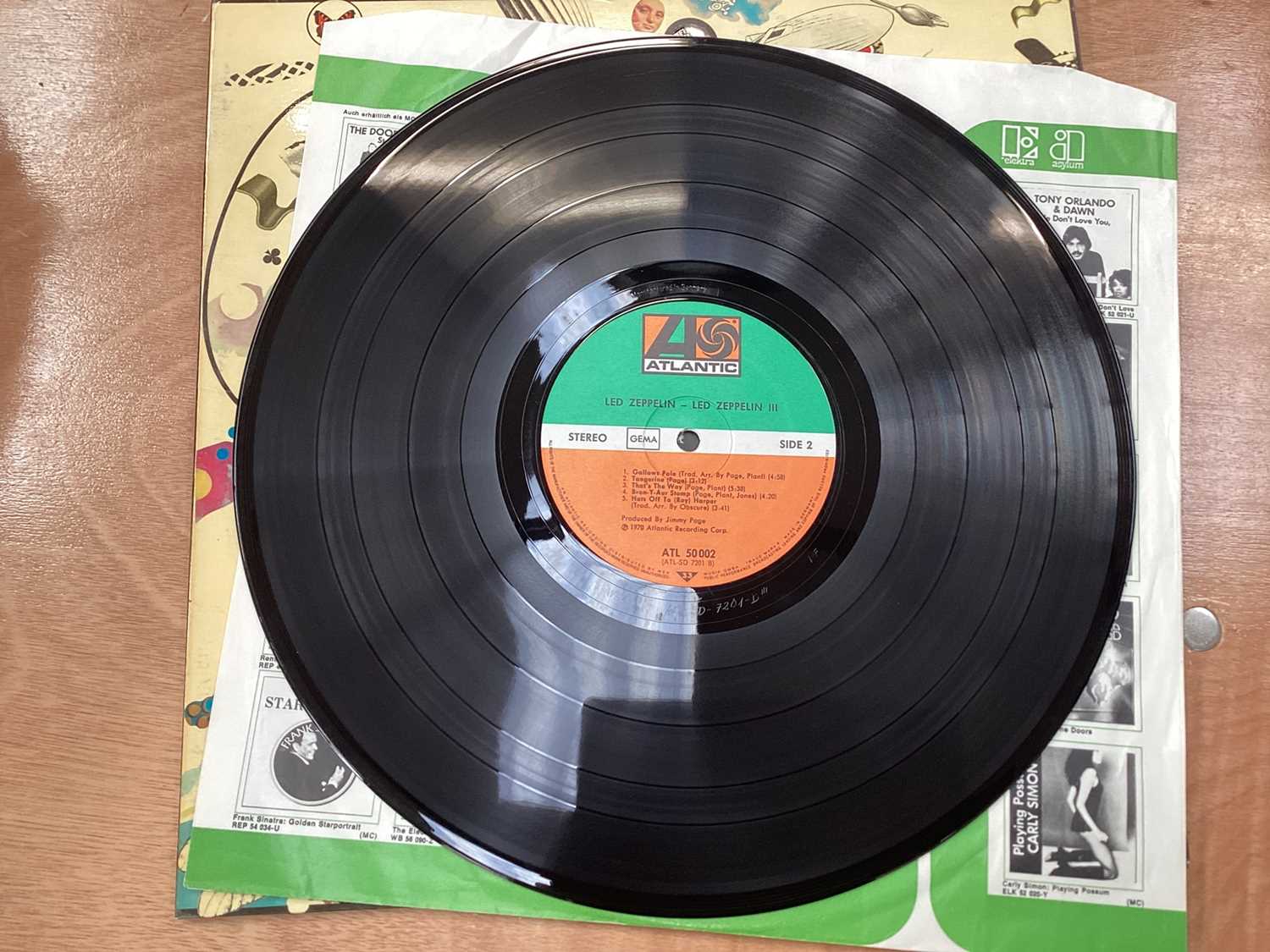 Five LP records by Led Zeppelin - Image 19 of 20