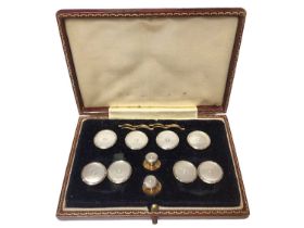 Set of 9ct gold and platinum, mother of pearl and seed pearl dress studs and cufflinks, in fitted le