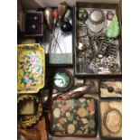Group of vintage costume jewellery and bijouterie including paste set clips and brooches, hat pins,