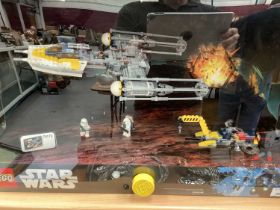 Lego Star Wars Shop Diorama with Y Wing Starfighter No.75172 (1)