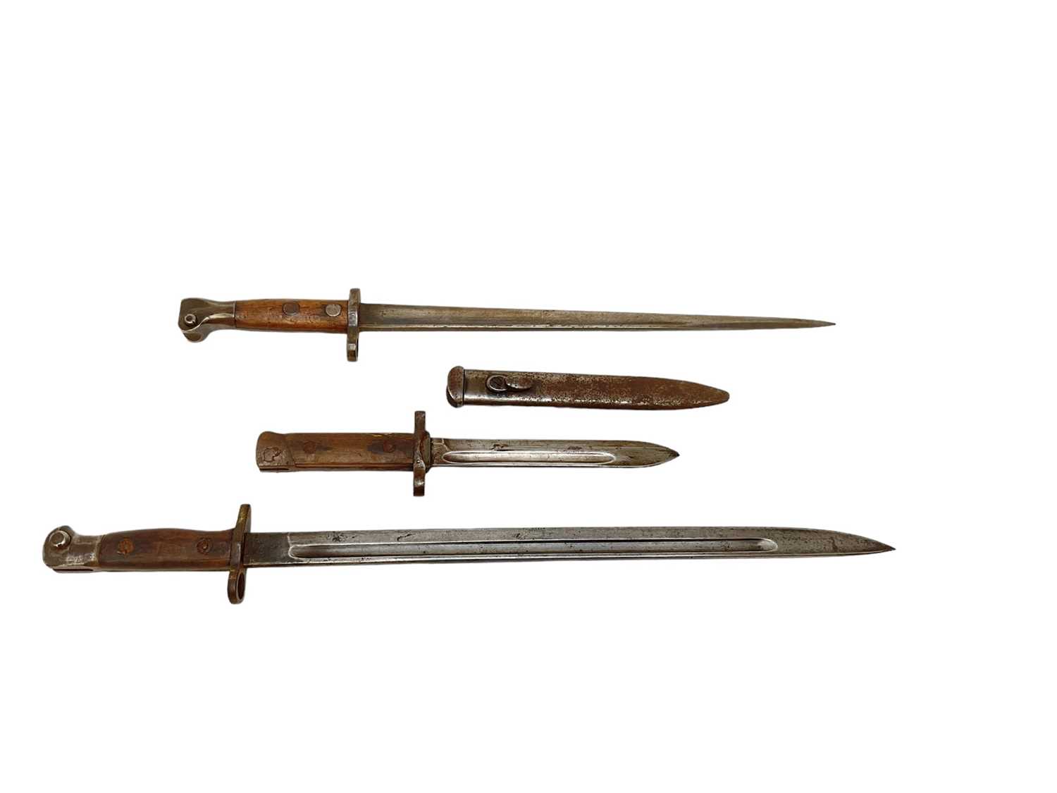 British 1907 Pattern bayonet, Dutch 1895 Pattern bayonet and Italian bayonet (3) - Image 2 of 2