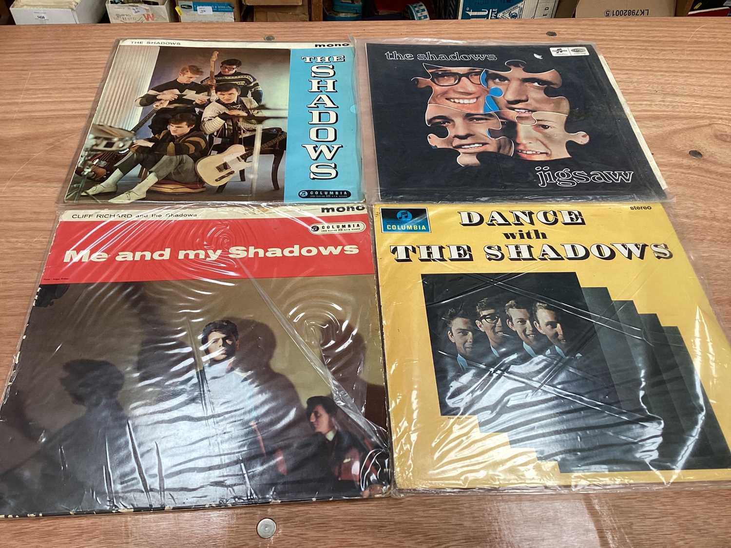 Collection of 1960s and later records including Elvis, Roy Orbison, Cliff Richard etc (1 box) - Image 13 of 20