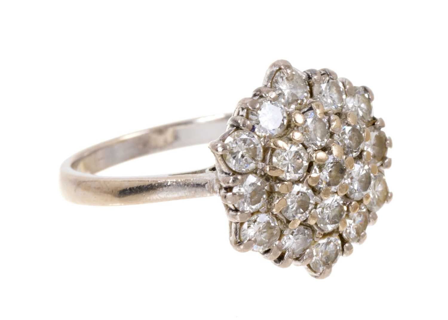 1970s diamond cluster ring - Image 7 of 10