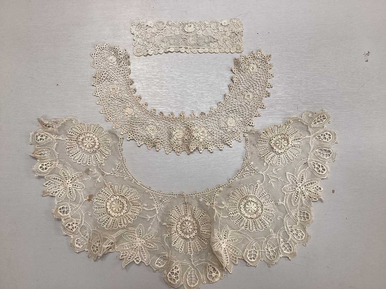 Selection of lace items including collars and cuffs, bobbin lace, blonde lace , metallic thread lace - Image 3 of 12