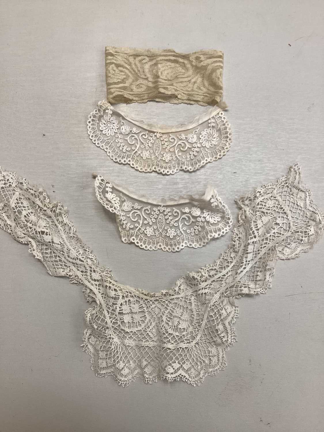 Selection of lace items including collars and cuffs, bobbin lace, blonde lace , metallic thread lace - Image 10 of 12