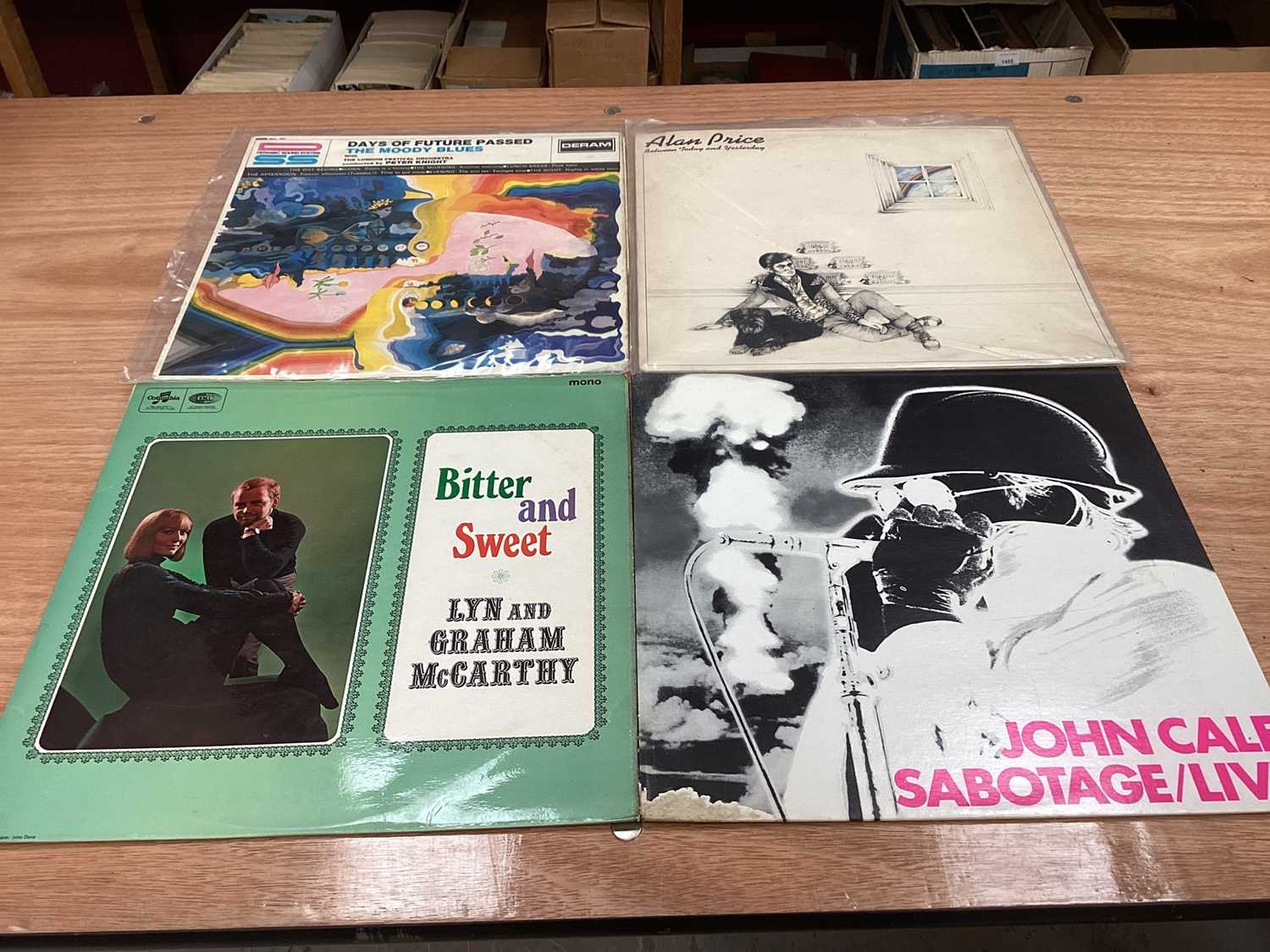 Box of LPs, including Beatles, David Bowie, Pink Floyd, Pixies, etc - Image 9 of 30