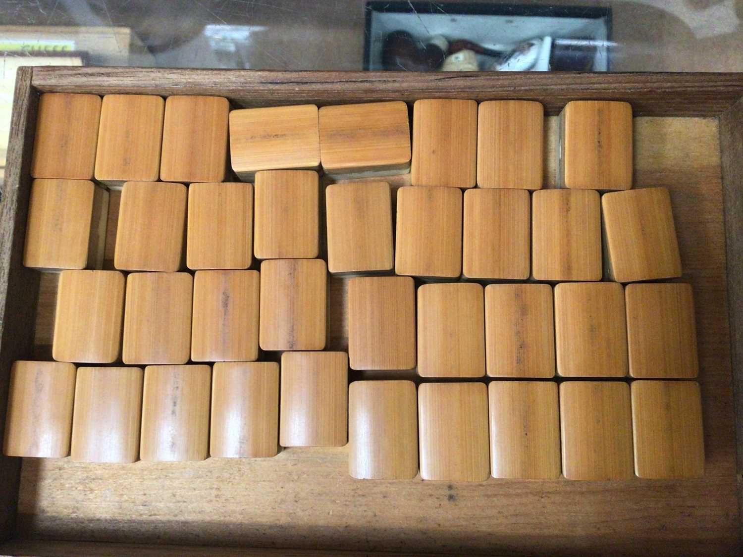 Chinese bone and bamboo Mahjong set in a carved wooden case - Image 14 of 21