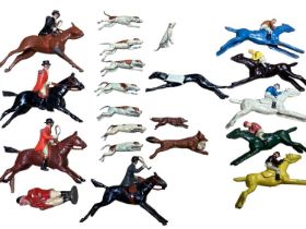 Lot of Britains diecast models including huntsman & hounds, greyhound & racing horses (1 box)