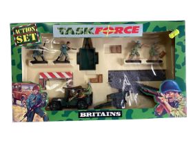 Britains (1994-1996) Task force Action Set No.7615 (x3) and Action Base No. B8769971 (4)