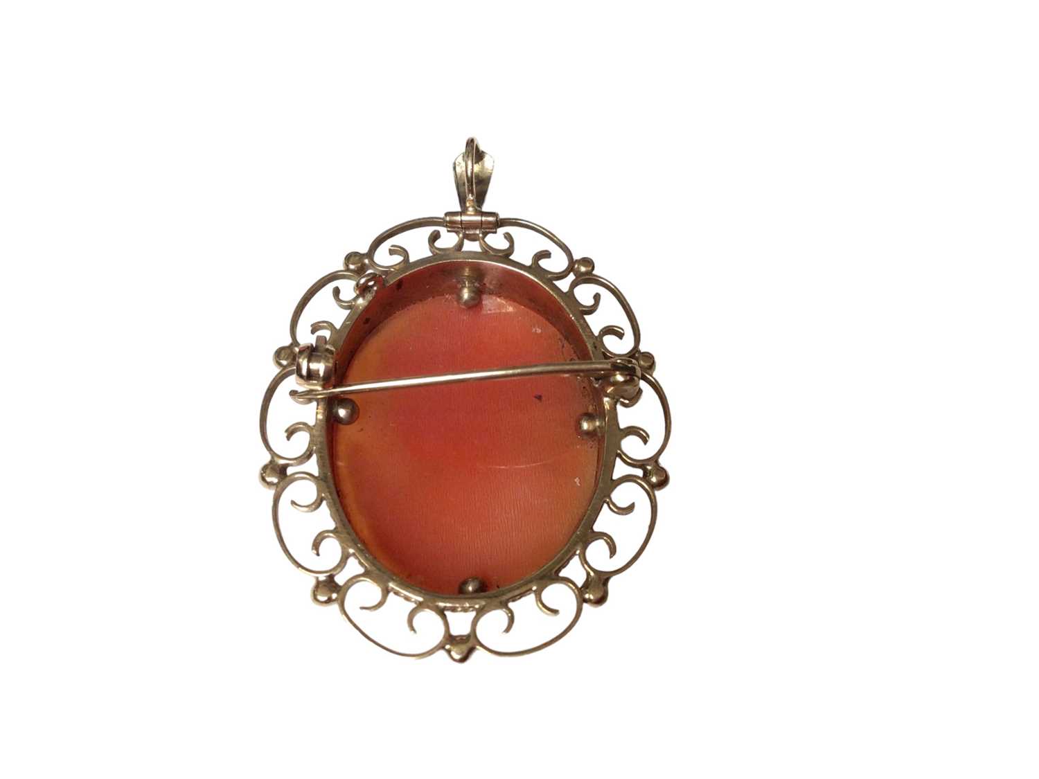 Carved shell cameo pendant/brooch in 9ct gold mount, 45mm. - Image 2 of 2