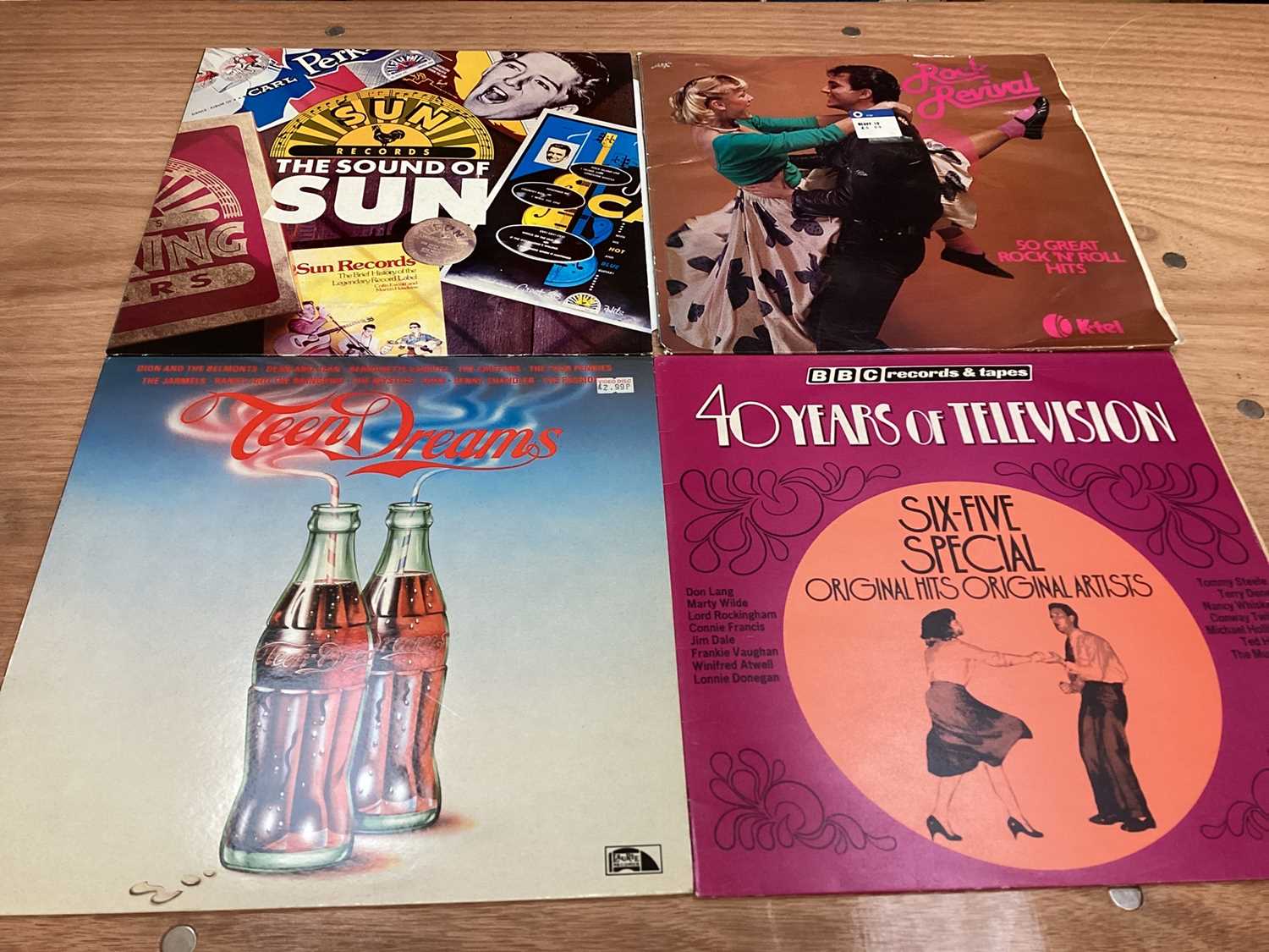 Box of LP records including Smokie, Slade, Shadows, Fergal Sharky and compilations - Image 14 of 38