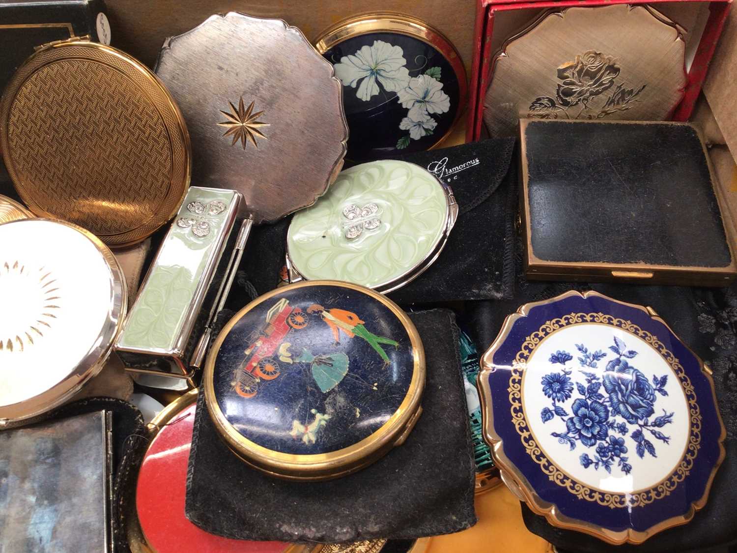 Collection of vintage compacts, mostly Stratton - Image 4 of 5