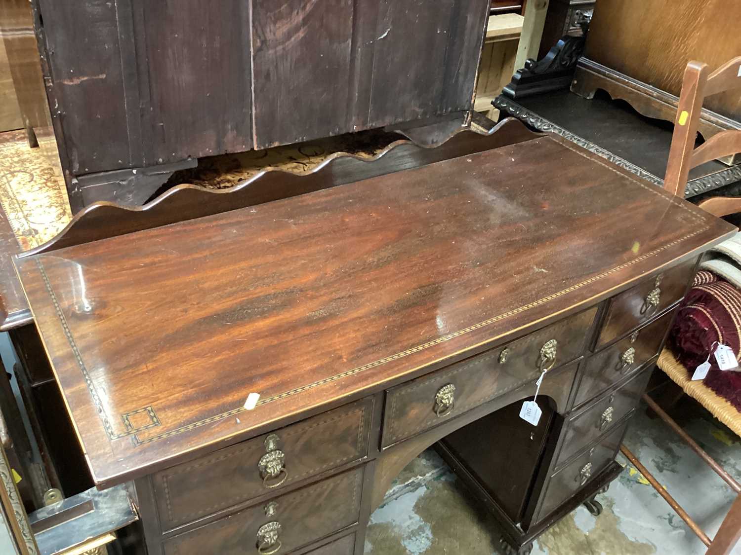 Edwardian inlaid mahogany bowfront kneehole desk with seven drawers and on cupboard below, 112cm wid - Image 2 of 7