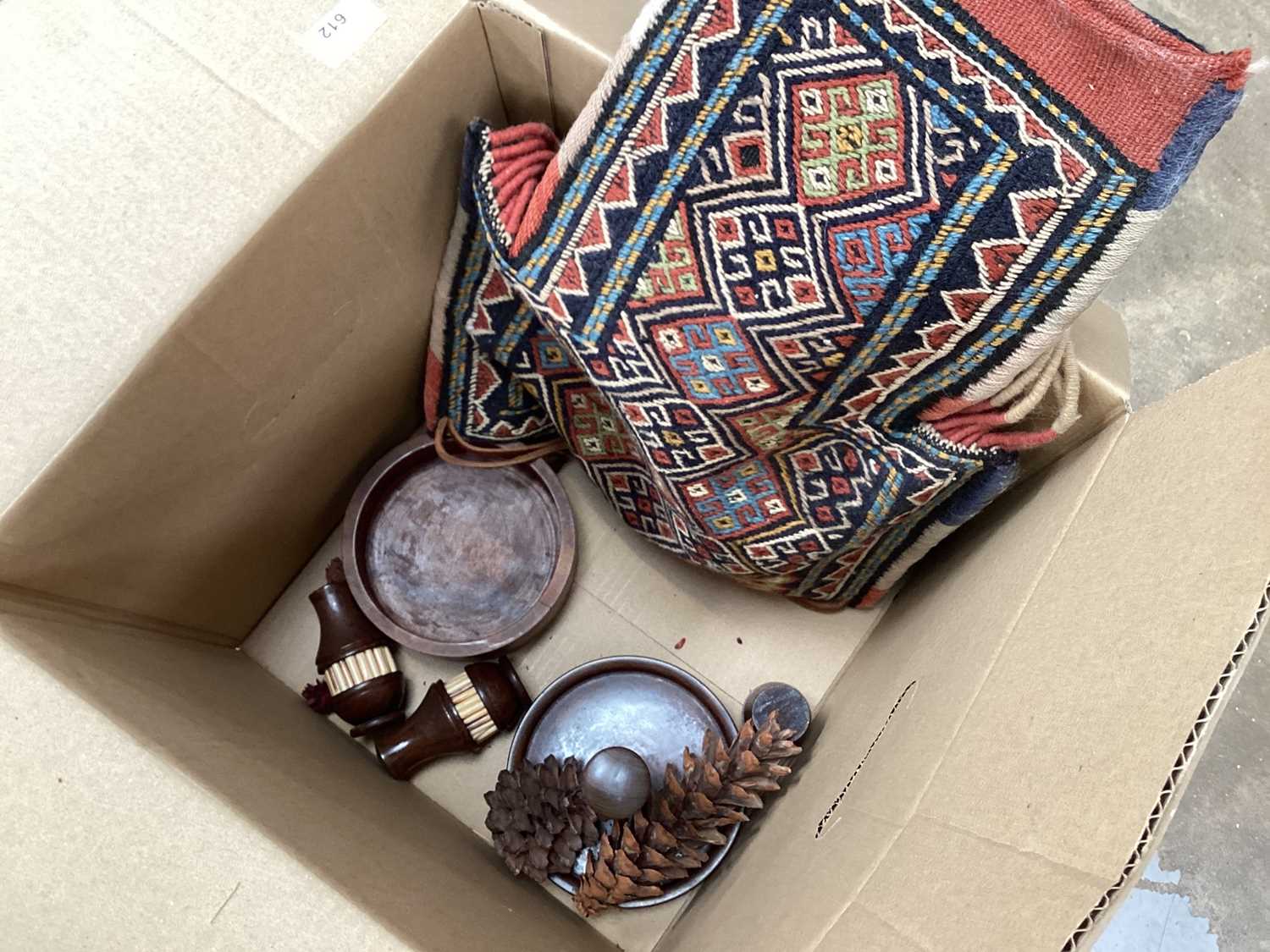 Burr wood tray, Spanish pottery vase and a collection of pine cones and sundries - Image 3 of 6