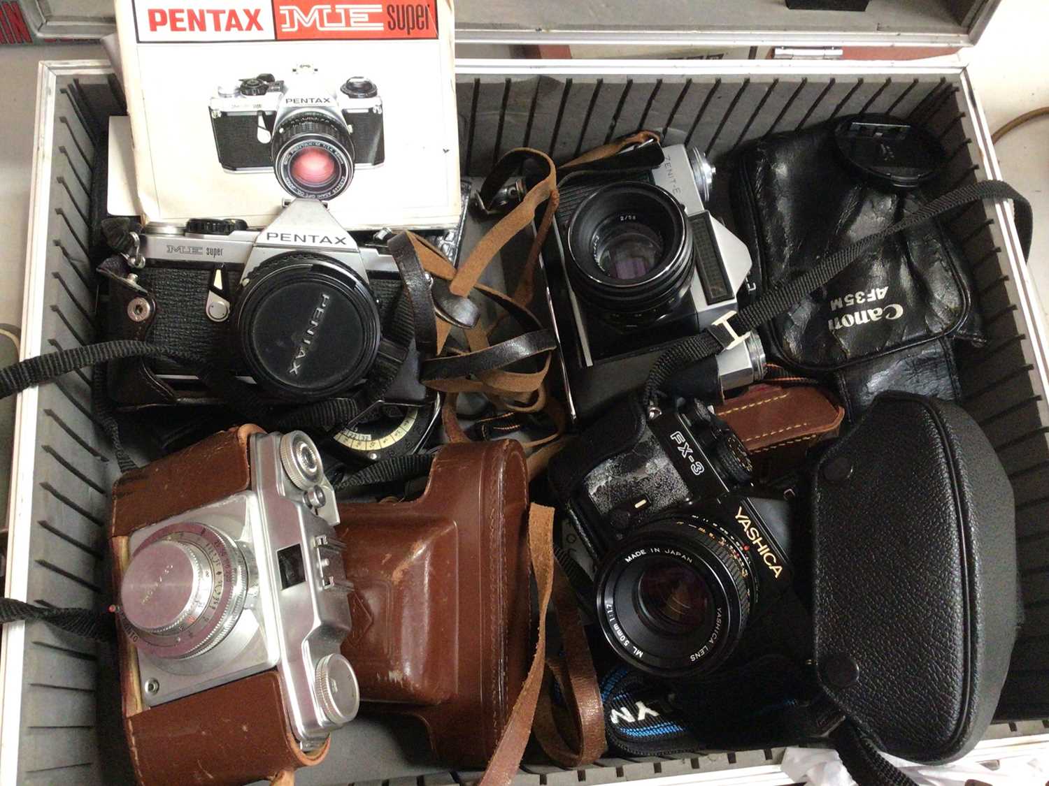 Selection of vintage cameras, digital cameras, accessories, a German cuckoo clock and two brass horn - Image 2 of 4