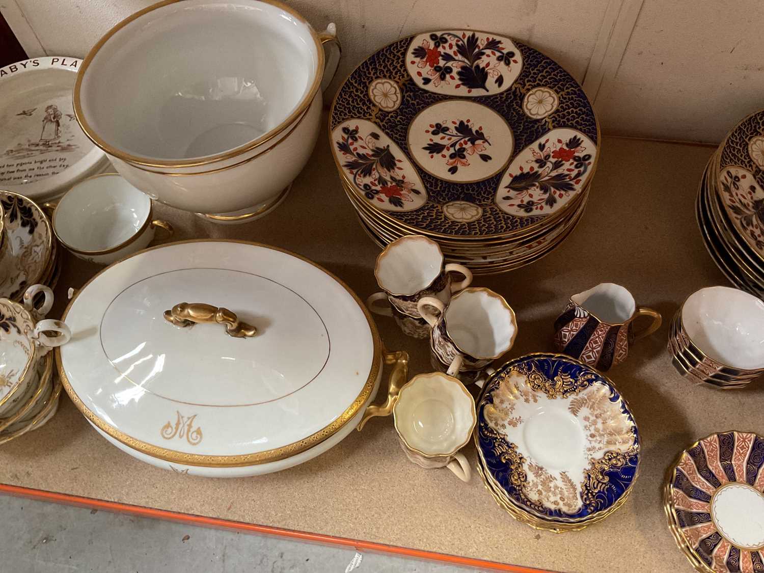 Group of mostly antique ceramics, including a collection of Crown Derby Imari plates, Royal Worceste - Image 3 of 4