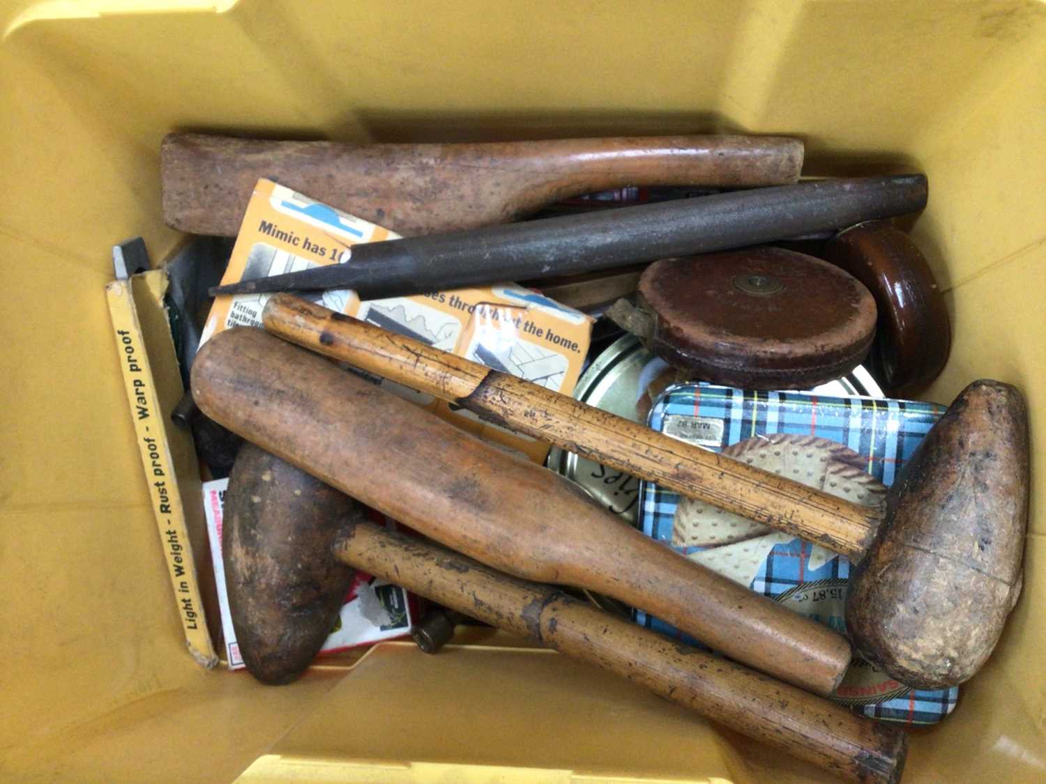 Quantity of old wooden hand tools, saws, boxed parts, accessories, Stanley Bailey No 5 plane, Record - Image 3 of 6