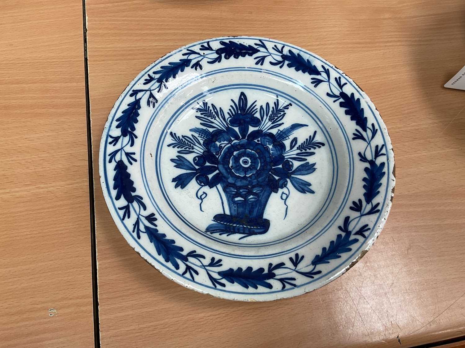 Four 18th century blue and white Delft plates - Image 9 of 10