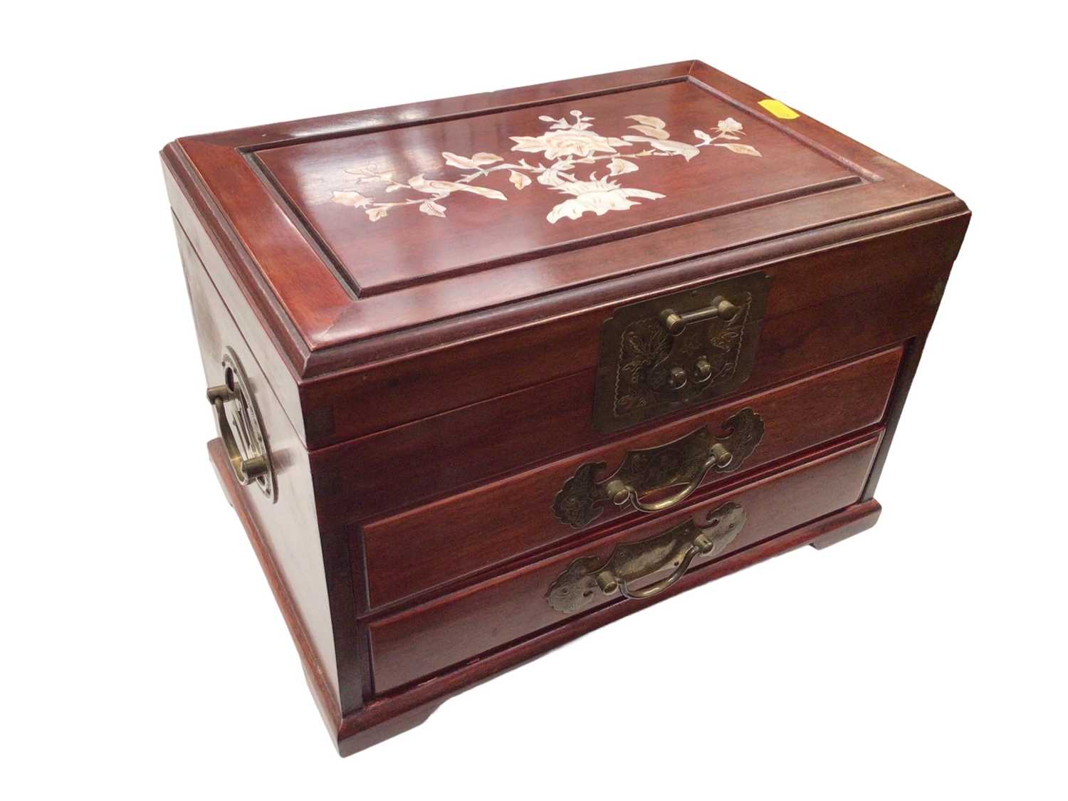 Chinese wooden jewellery box containing silver and other costume jewellery, wristwatches and a Swaro - Image 2 of 5
