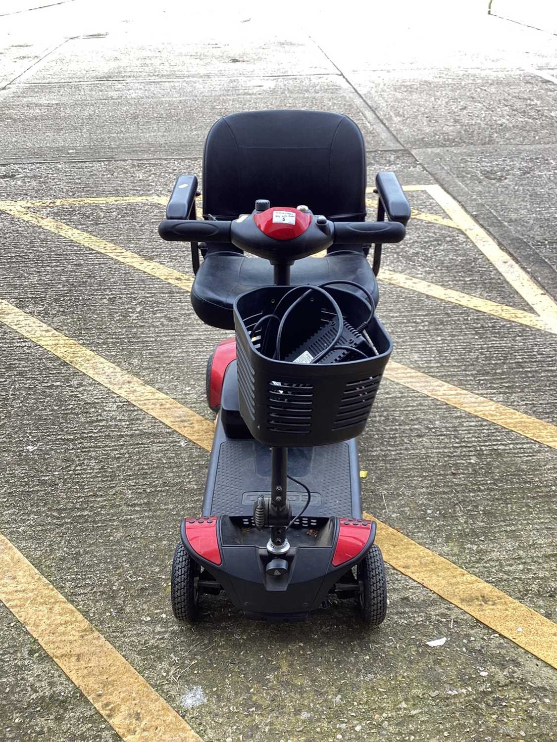 Go Go Elite Traveller mobility scooter with charger - Image 2 of 2
