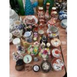 Wedgwood lustre tea bowl, Japanese Kutani ceramics and other items.
