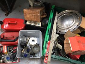 Group of miscellaneous car parts