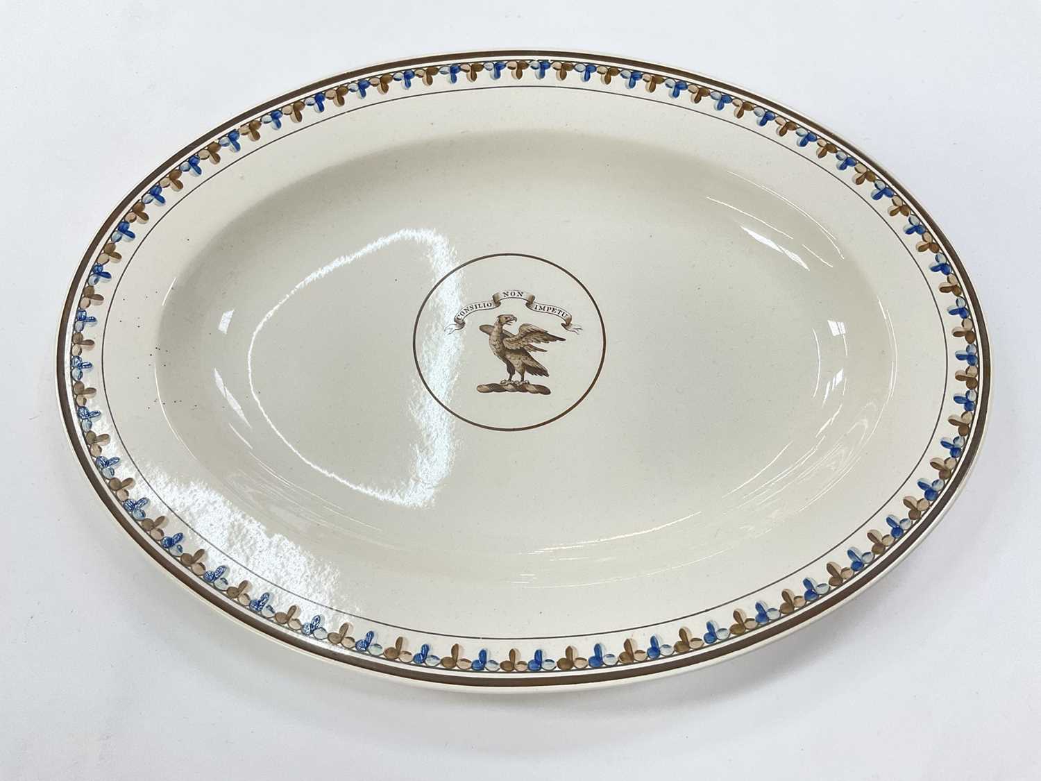 Wedgwood creamware armorial oval dish - Image 4 of 5