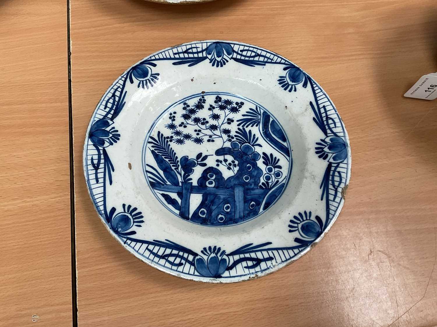 Four 18th century blue and white Delft plates - Image 7 of 10