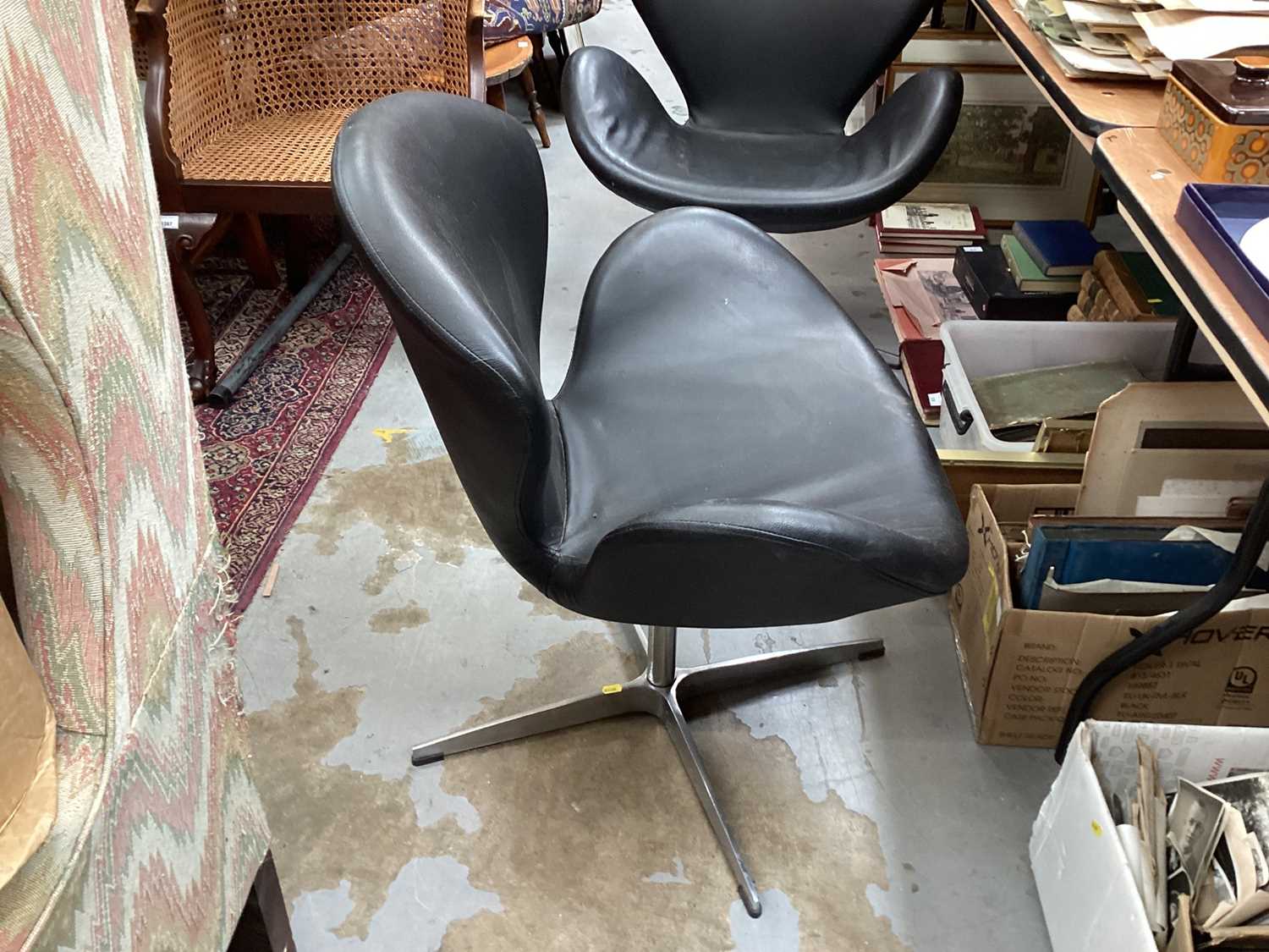 Pair of stylish swivel chairs - Image 8 of 11