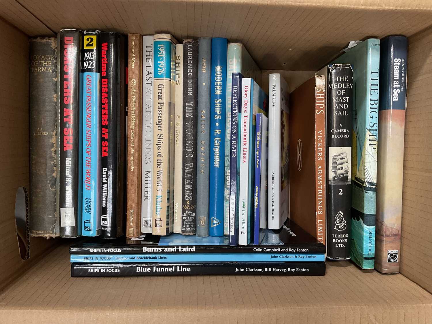 Large quantity of books relating to shipping and art - Image 4 of 14