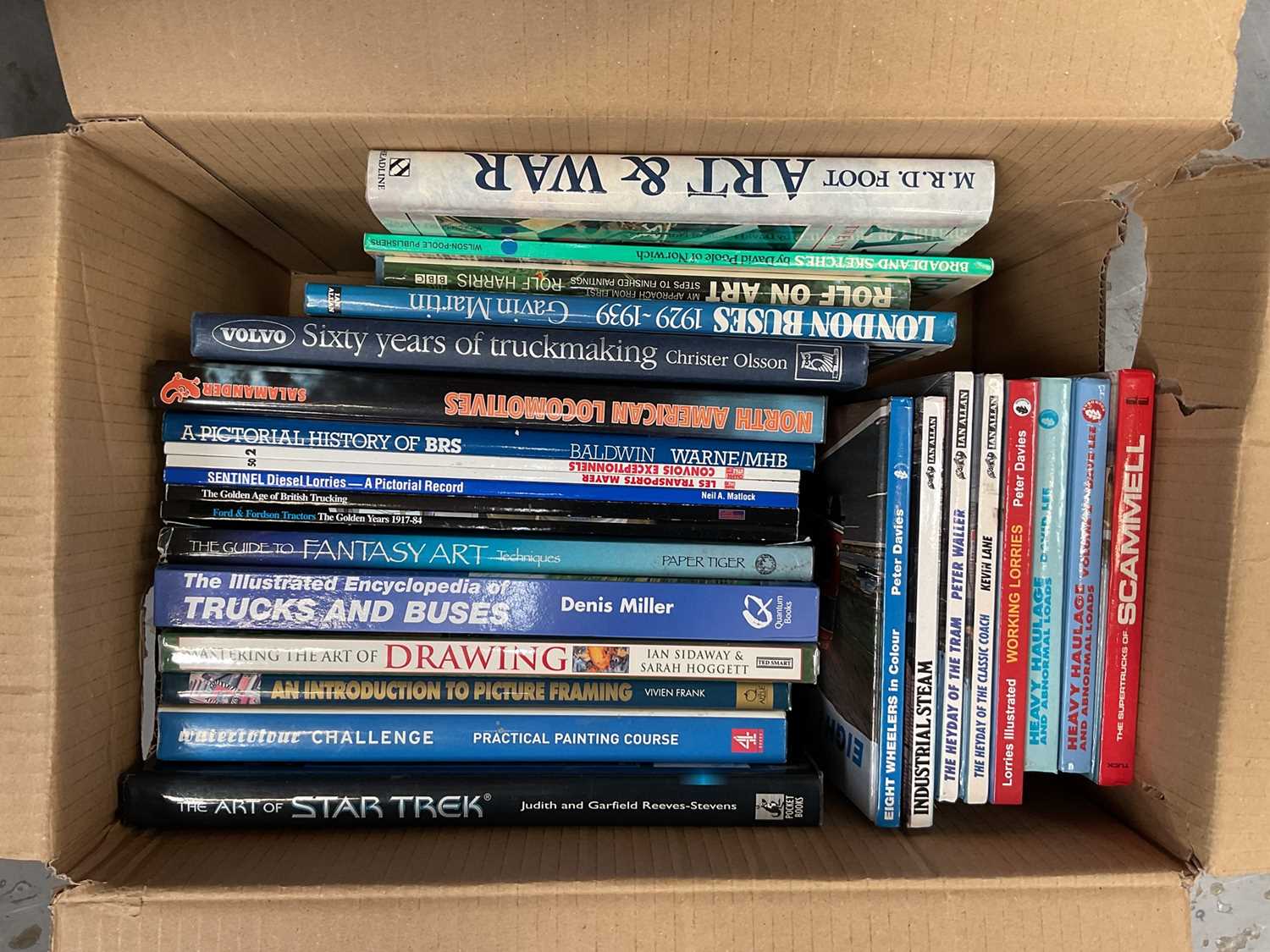 Large quantity of books relating to shipping and art - Image 10 of 14