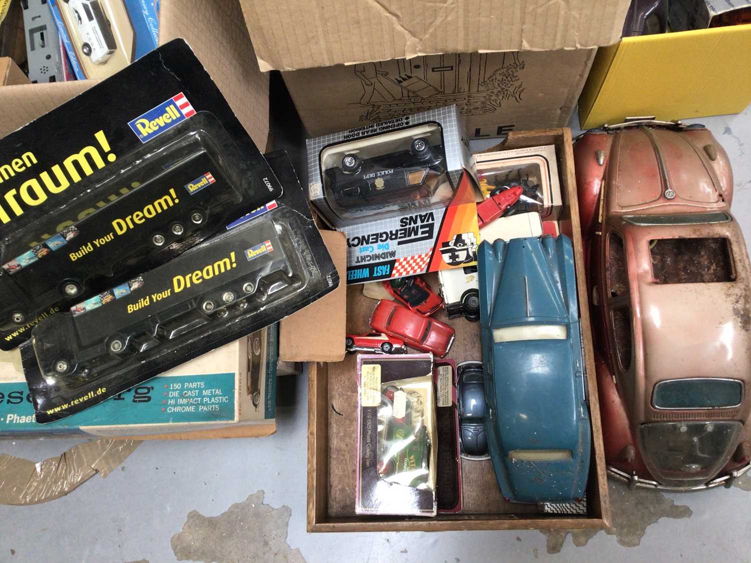 Three boxes of various toy cars and vehicles - Image 4 of 4