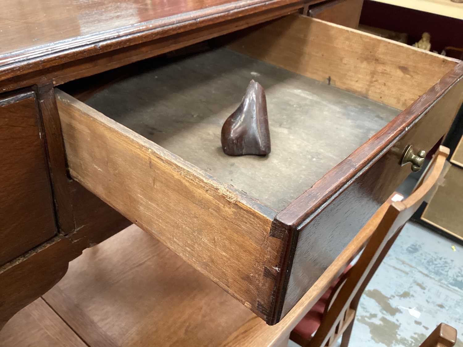 Georgian oak lowboy with three drawers on cabriole legs, 76cm wide, 50cm deep, 71.5cm high - Image 3 of 5