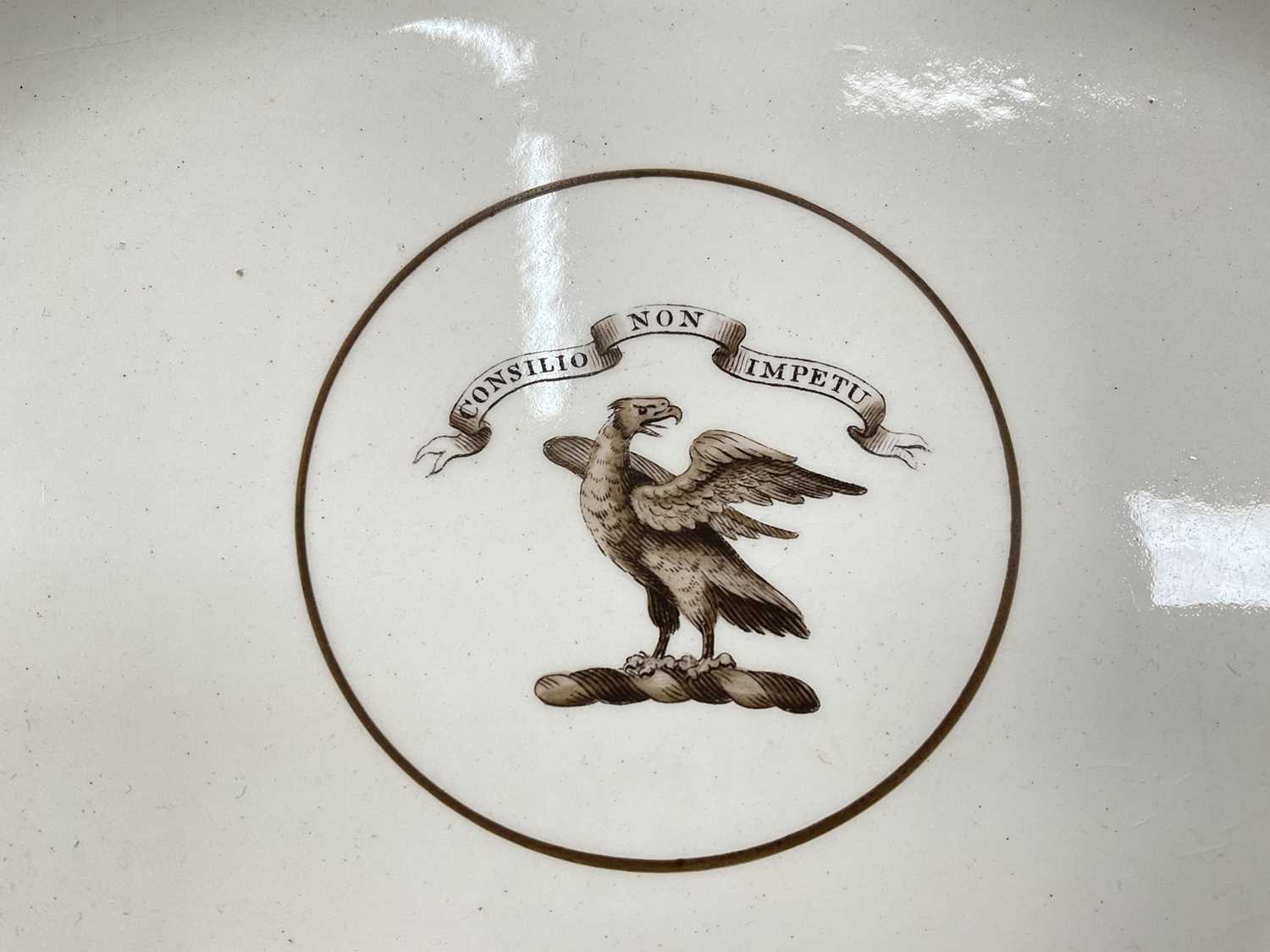 Wedgwood creamware armorial oval dish - Image 3 of 5