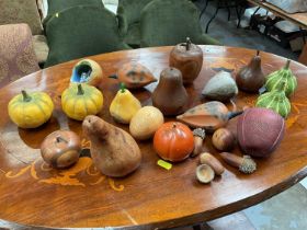 Quantity wooden, ceramic and other artificial fruit