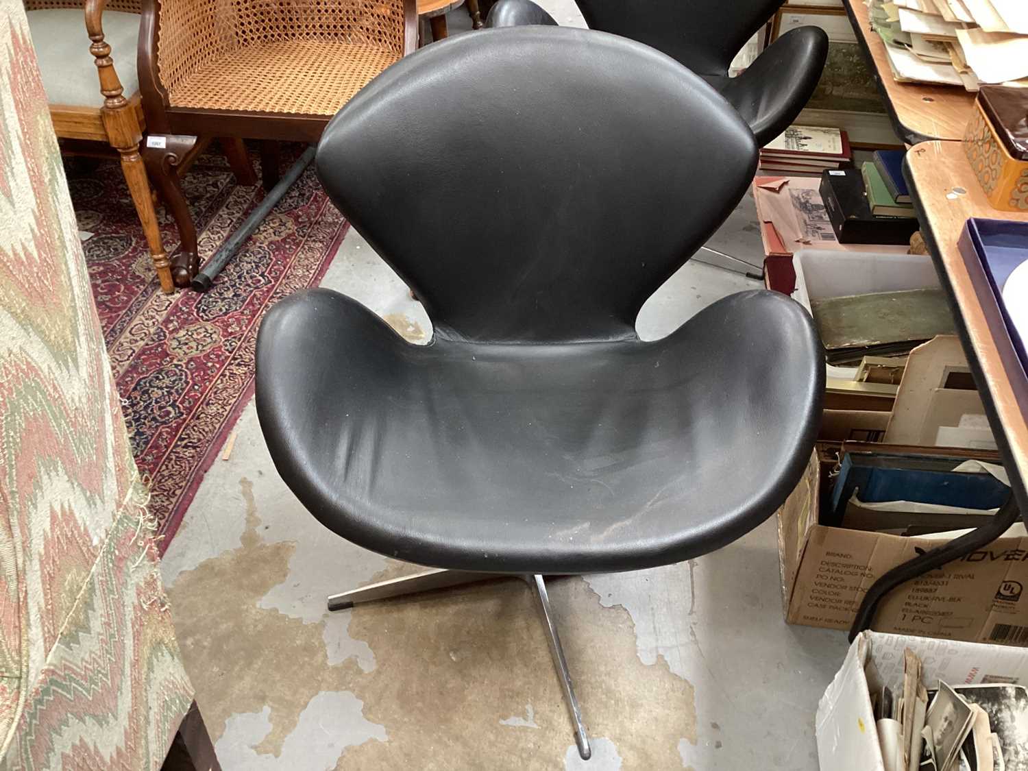 Pair of stylish swivel chairs - Image 7 of 11