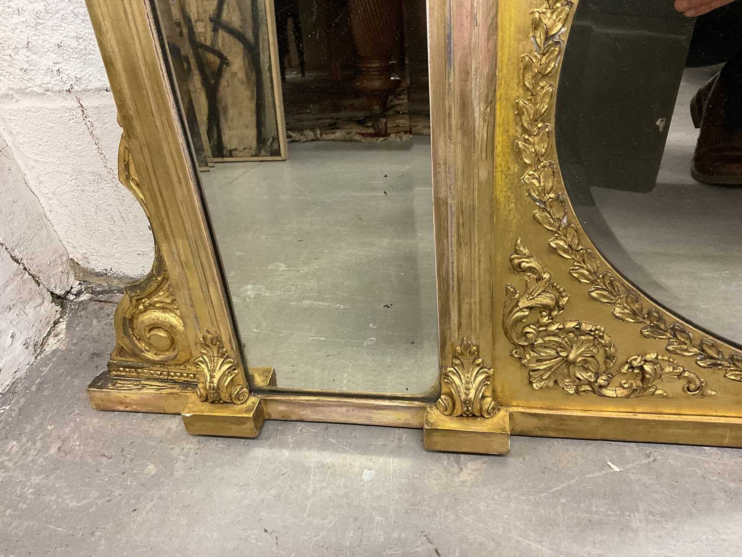 Early 19th century overmantel mirror in gilt frame - Image 4 of 6